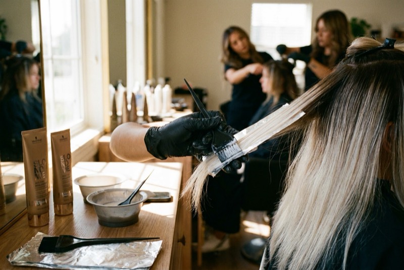 Belleza Online: Curso de Balayage y Rubios Platinados